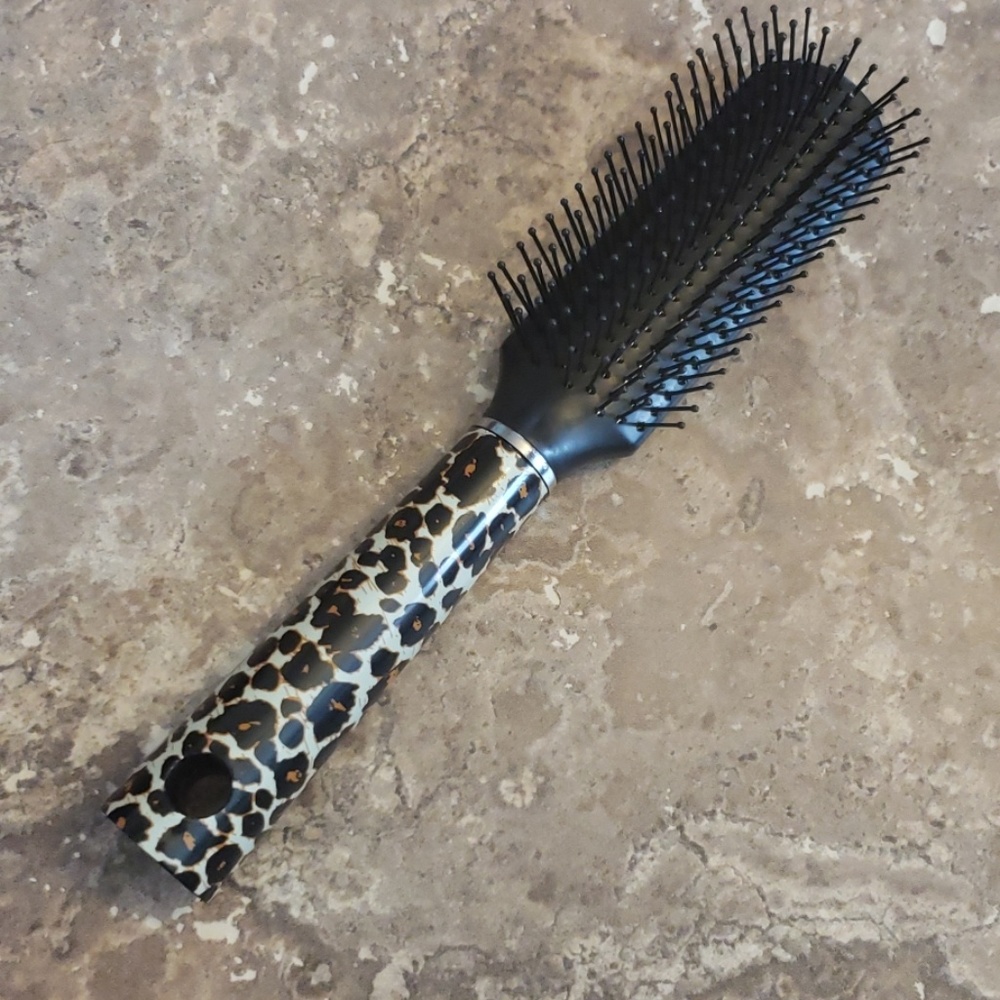 3/$25 or 5/$25:Styling Brush